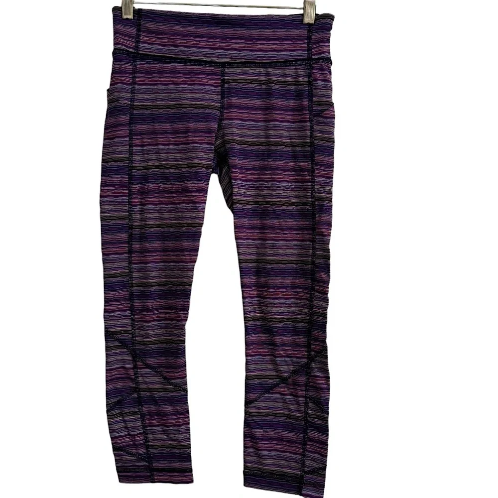 Lululemon Athletica Cropped Purple Striped Leggings Size 6 EUC